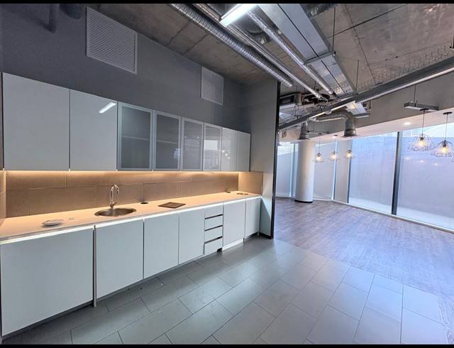 360M² OFFICE TO LET IN WATERFALL
